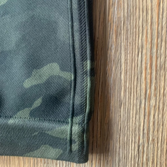SPANX Layce green camo printed legging - Picture 5 of 12